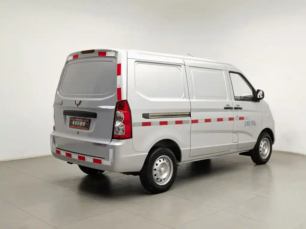 Wuling Rongguang S — миниатюра 2