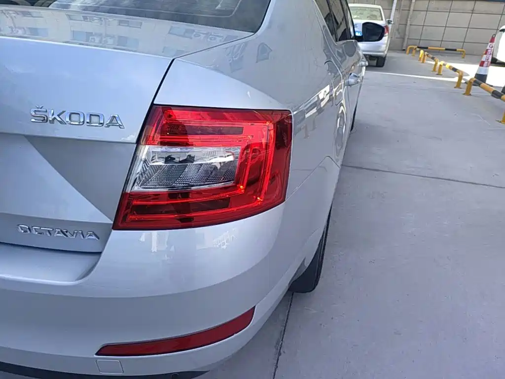 Skoda Octavia — миниатюра 8