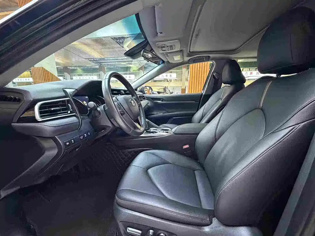 Toyota Camry — миниатюра 4