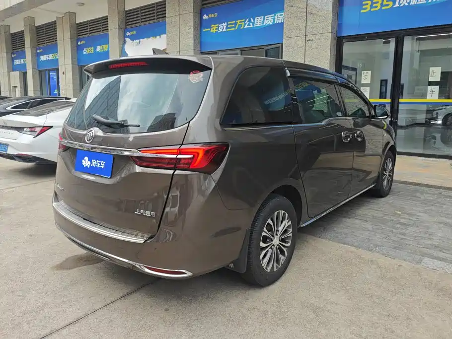 Buick GL8 — миниатюра 3