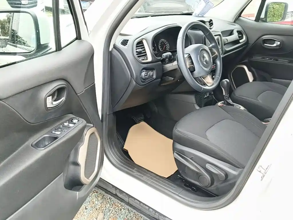 Jeep Renegade — миниатюра 16