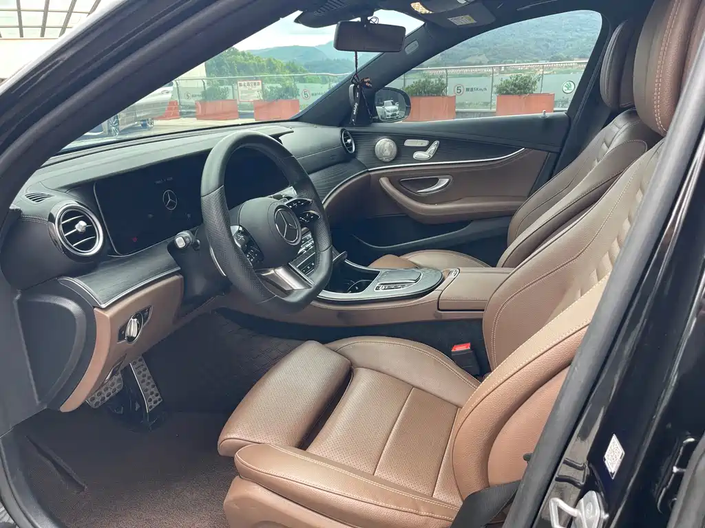 Mercedes-Benz E-Class — миниатюра 4