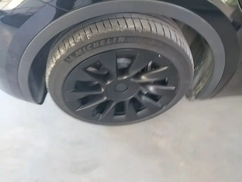 Tesla Model Y — миниатюра 23