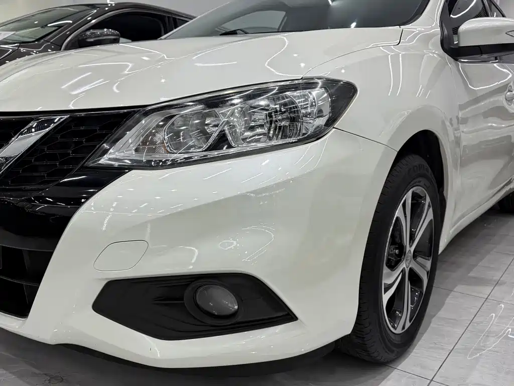 Nissan Tiida — миниатюра 10