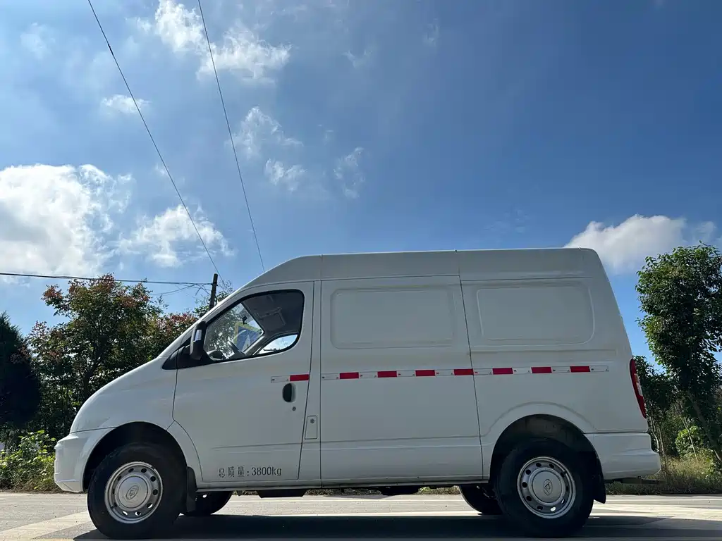 MAXUS V80 — миниатюра 4