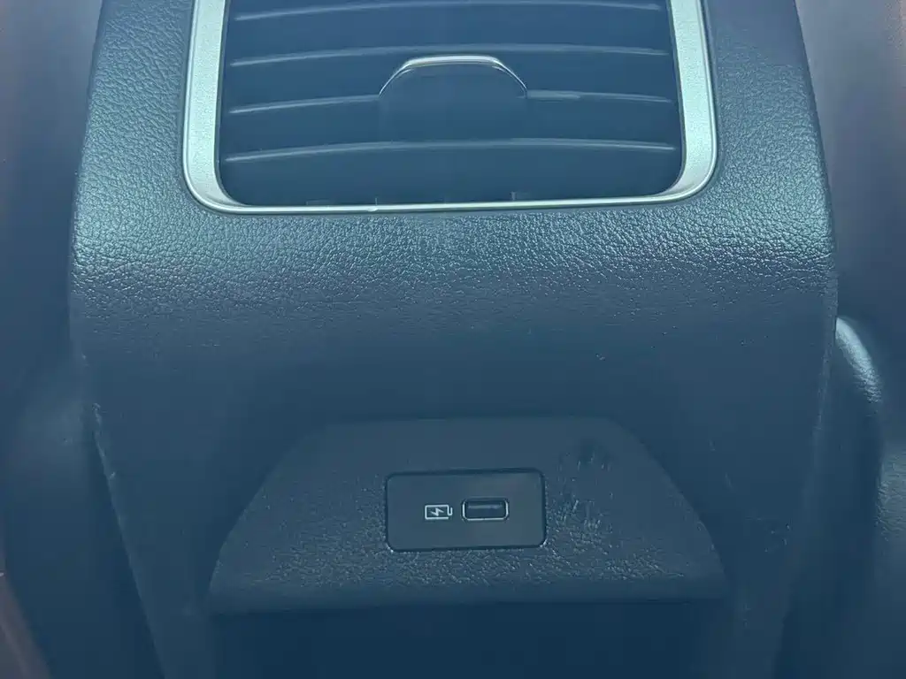 Geely Vision X6 — миниатюра 17