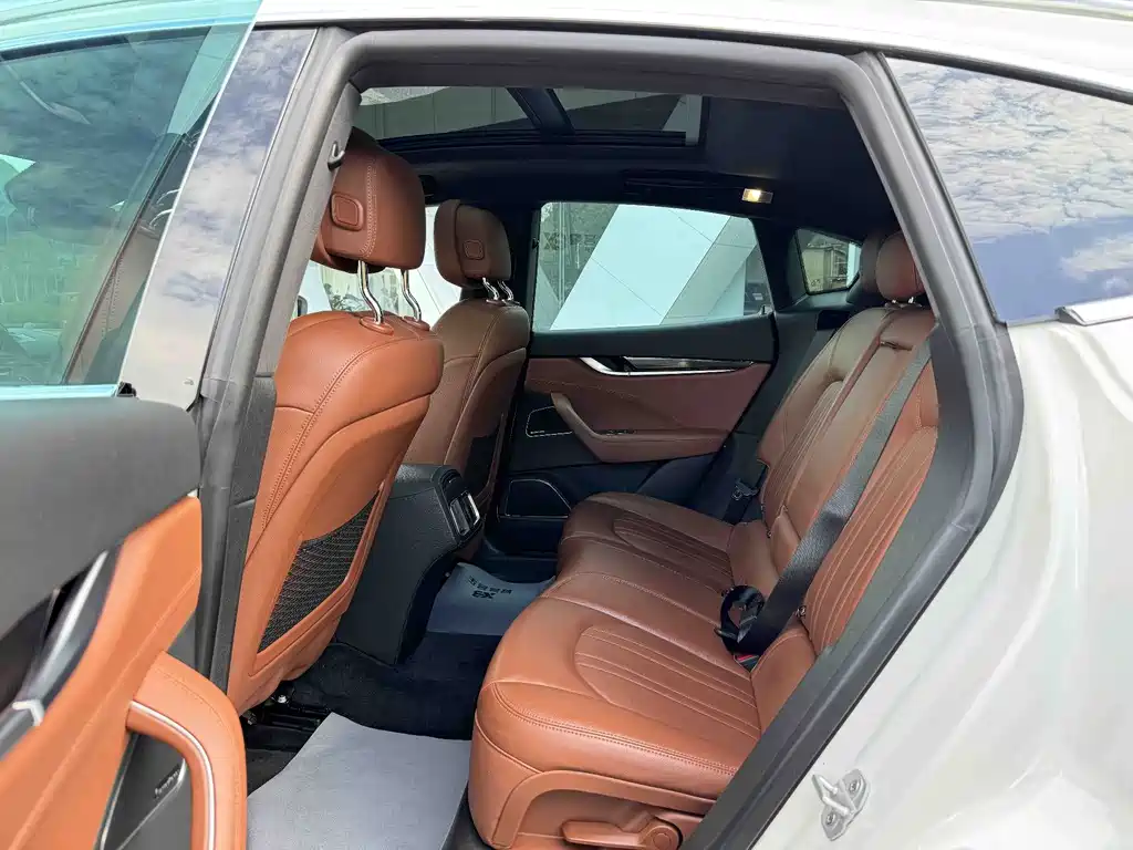 Maserati Levante — миниатюра 6