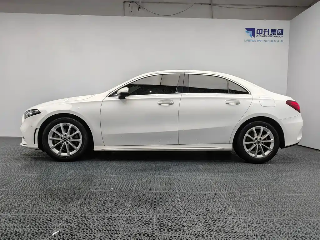 Mercedes-Benz A-Class — миниатюра 7