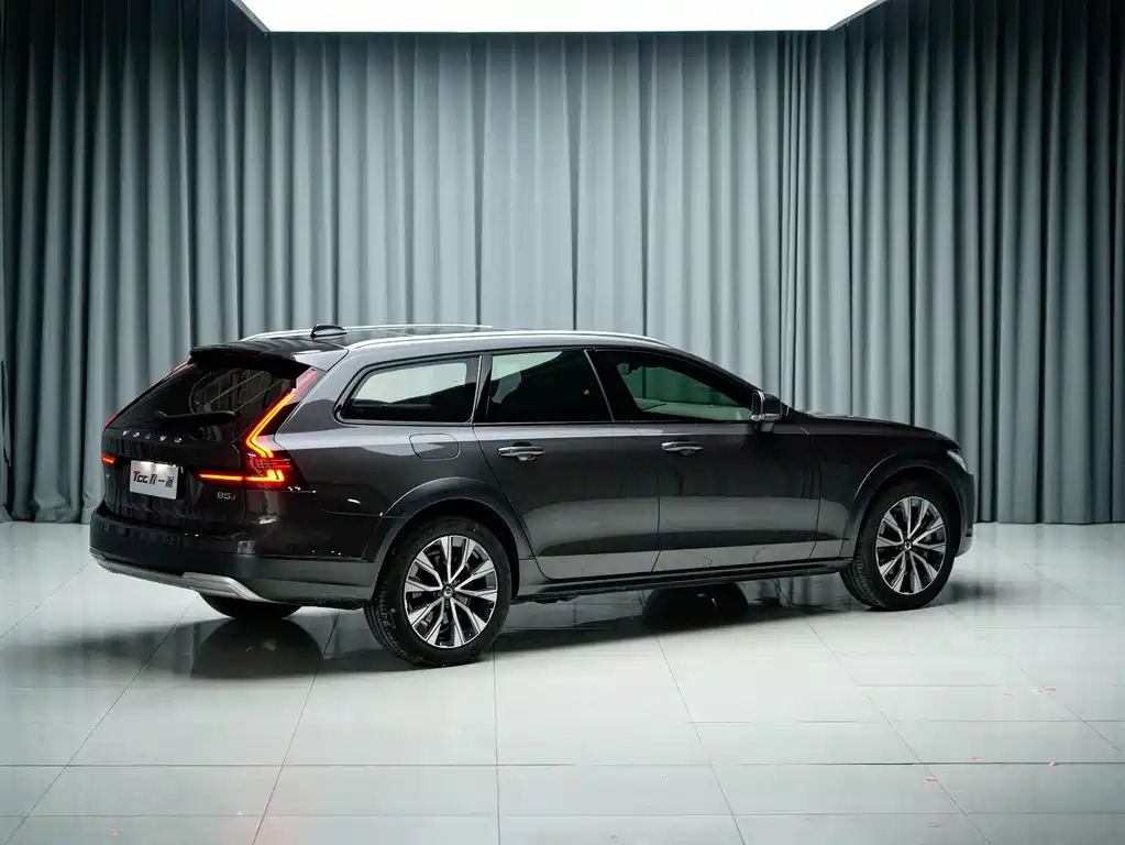 Volvo V90 — миниатюра 5