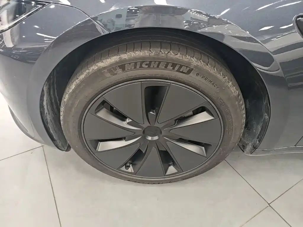 Tesla Model 3 — миниатюра 23