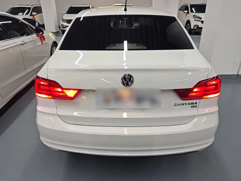 Volkswagen Santana — миниатюра 6