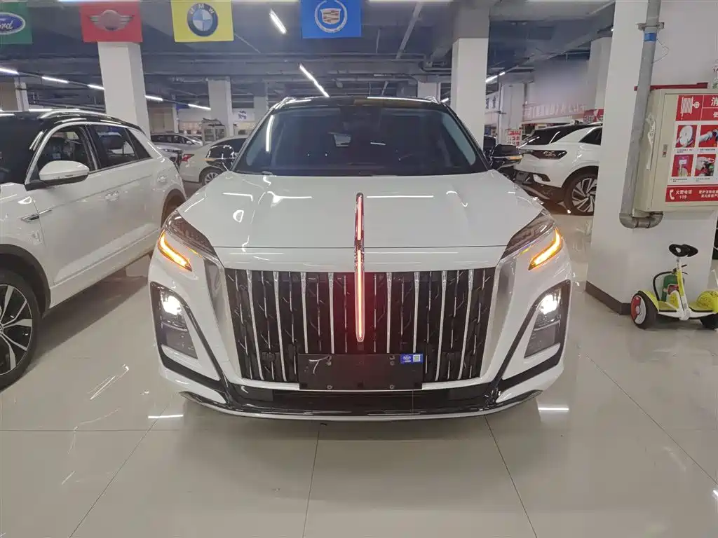 RED FLAG HONGQI HS3 PHEV