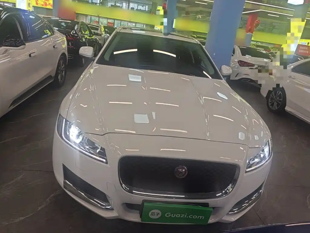 Jaguar XFL — миниатюра 3