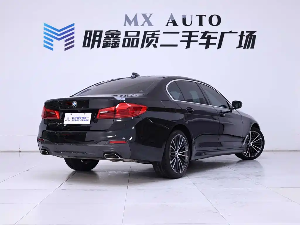 BMW 5 Series — миниатюра 7