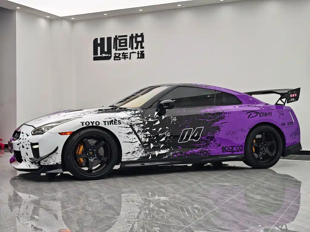 Nissan GT-R — миниатюра 3