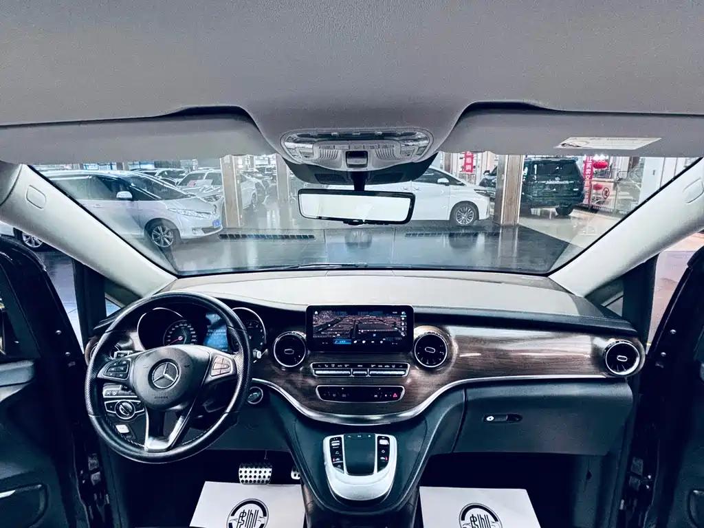 MERCEDES-BENZ V CLASS