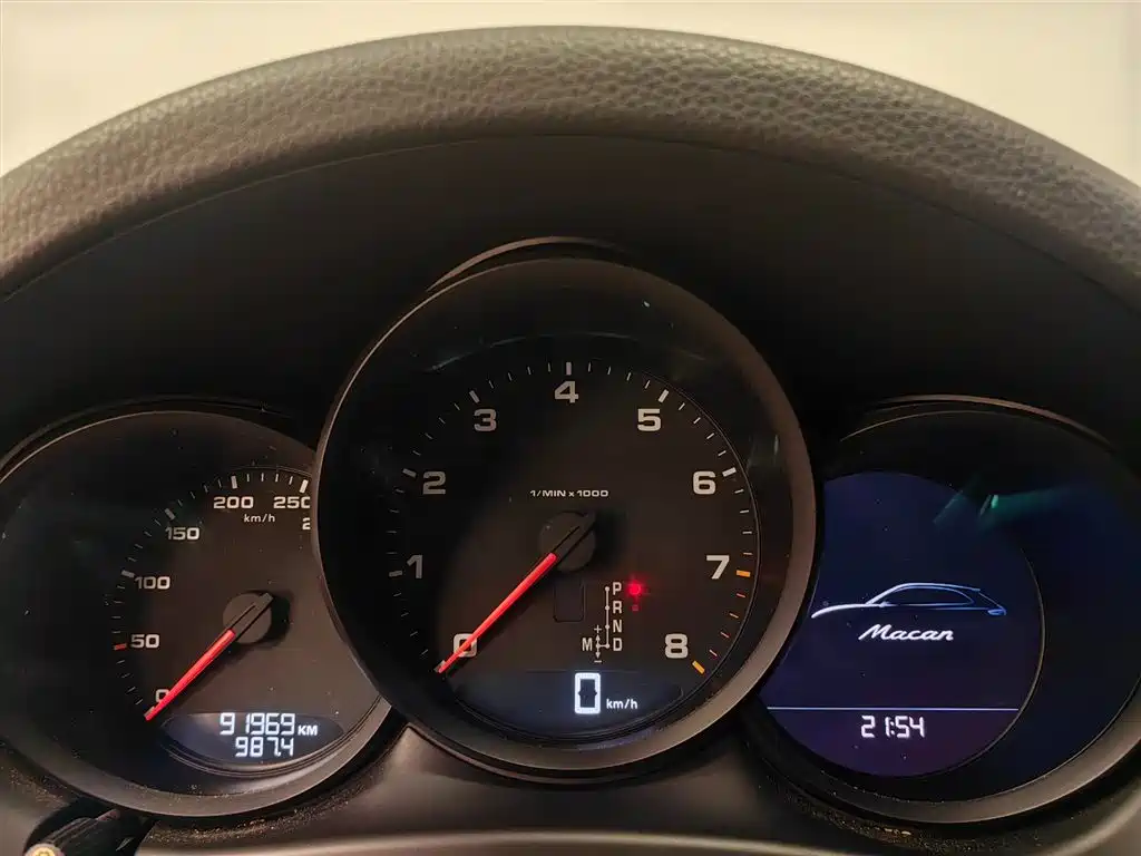Porsche Macan — миниатюра 13