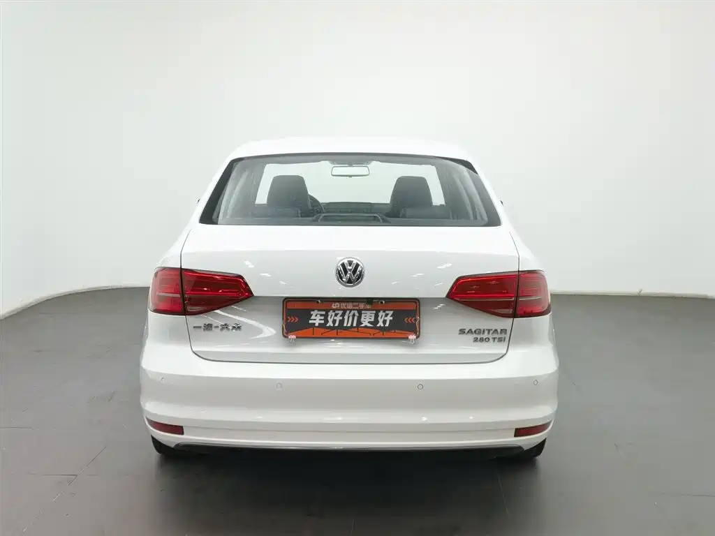 Volkswagen Sagitar 2017 1.6L MT Comfort
