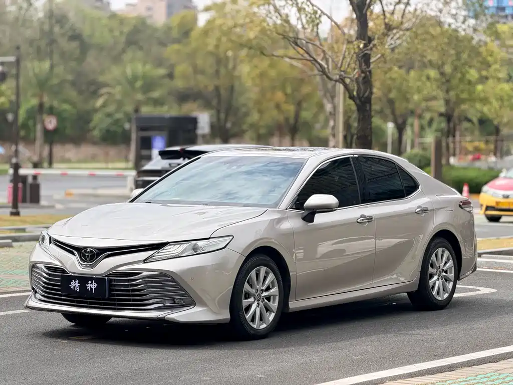 TOYOTA CAMRY