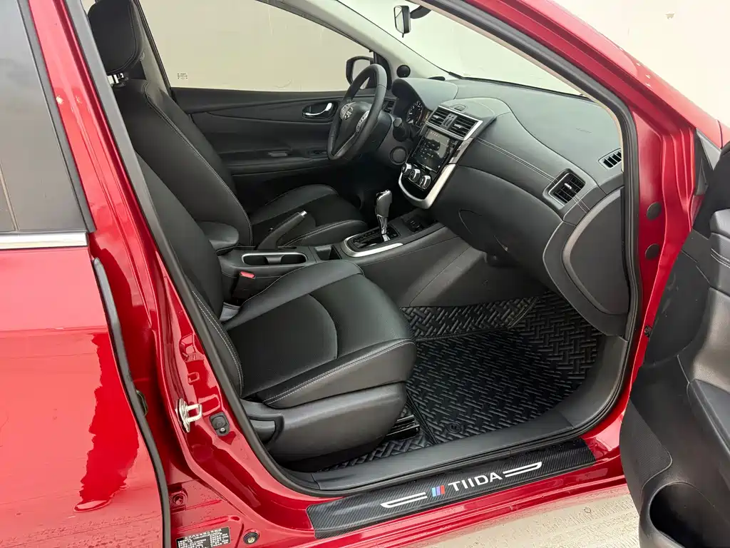 Nissan Tiida — миниатюра 7