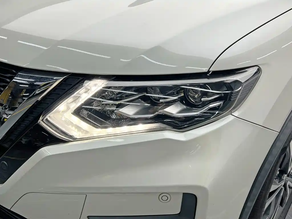 Nissan X-Trail — миниатюра 10