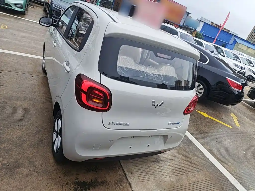 Wuling MINIEV — миниатюра 6