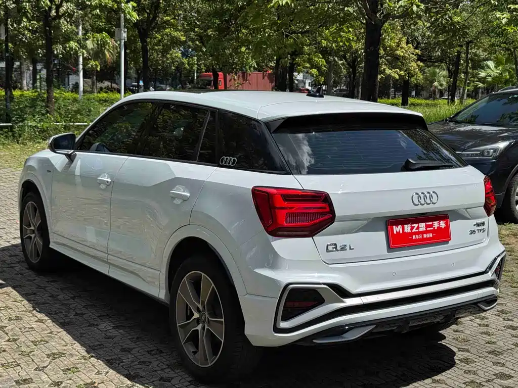 Audi Q2L 2022 35 TFSI Fashion