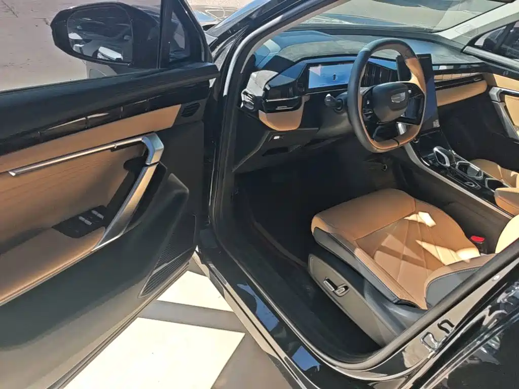 Geely Boyue L — миниатюра 16