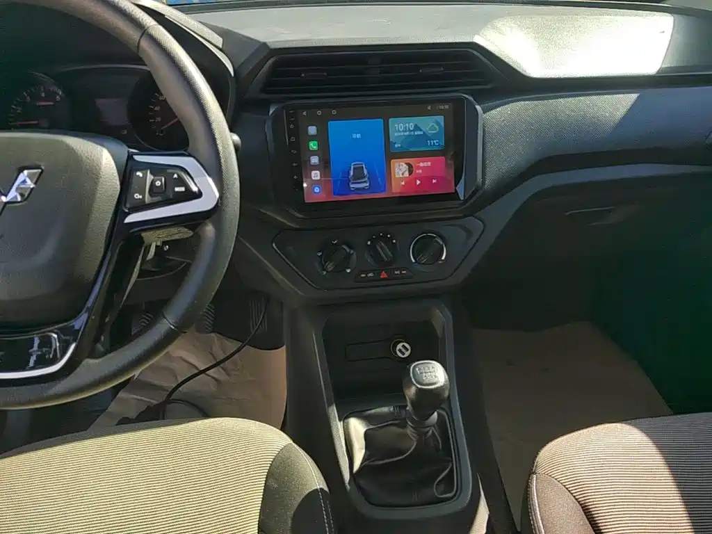 Wuling Hongguang — миниатюра 13