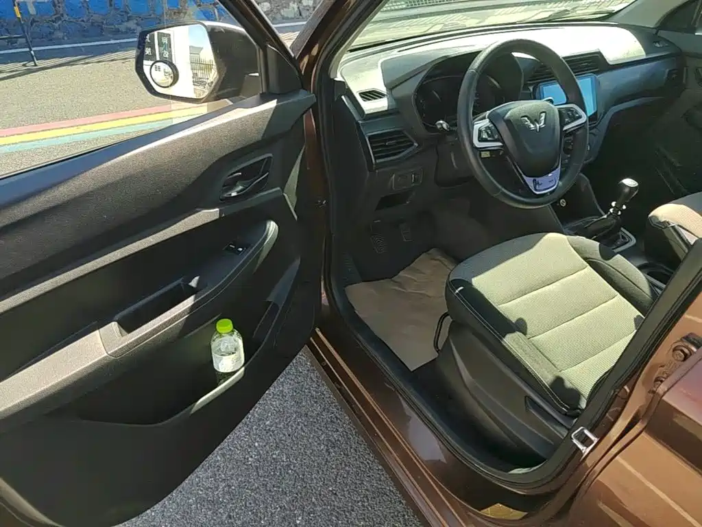 Wuling Hongguang — миниатюра 16