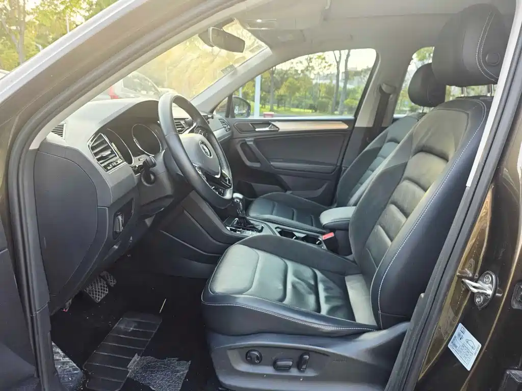 Volkswagen Tiguan L L 2018 380TSI AT Luxury