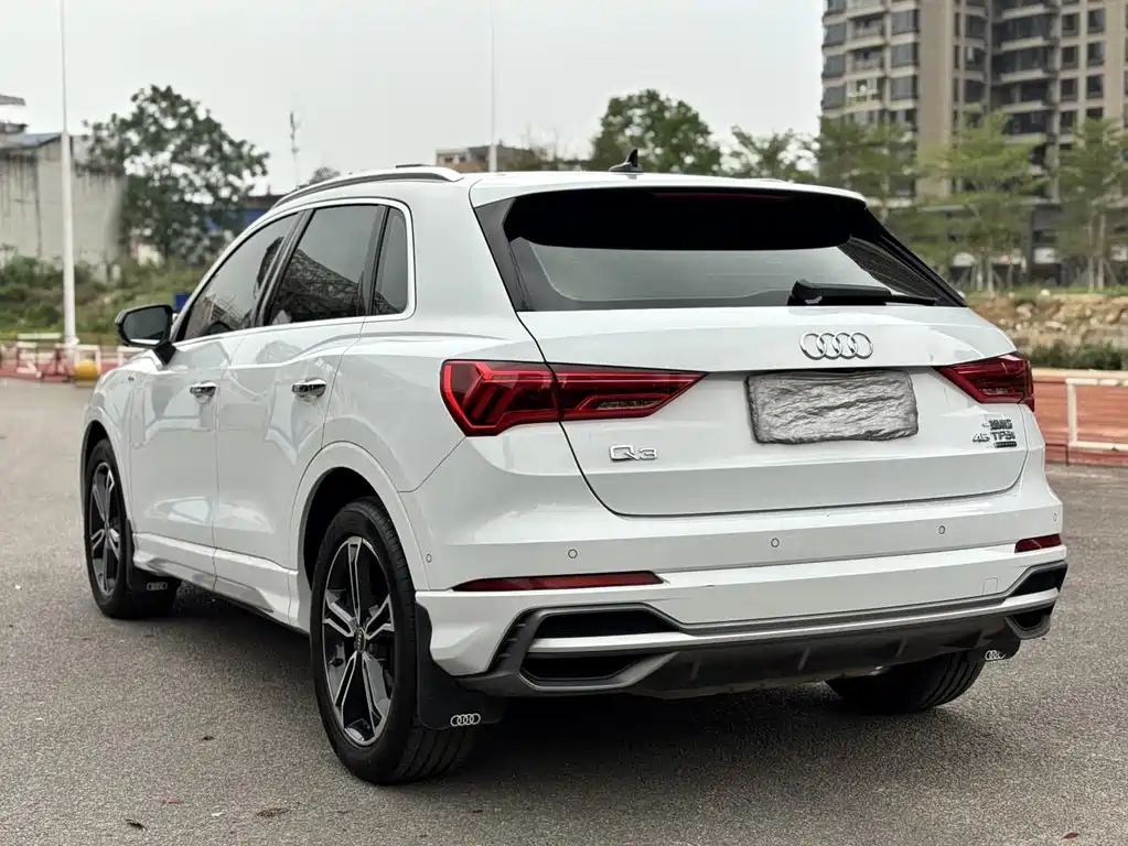Audi Q3 - фото 5