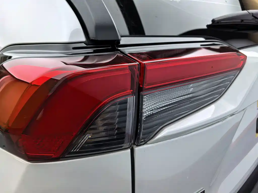 Toyota RAV4 — миниатюра 21