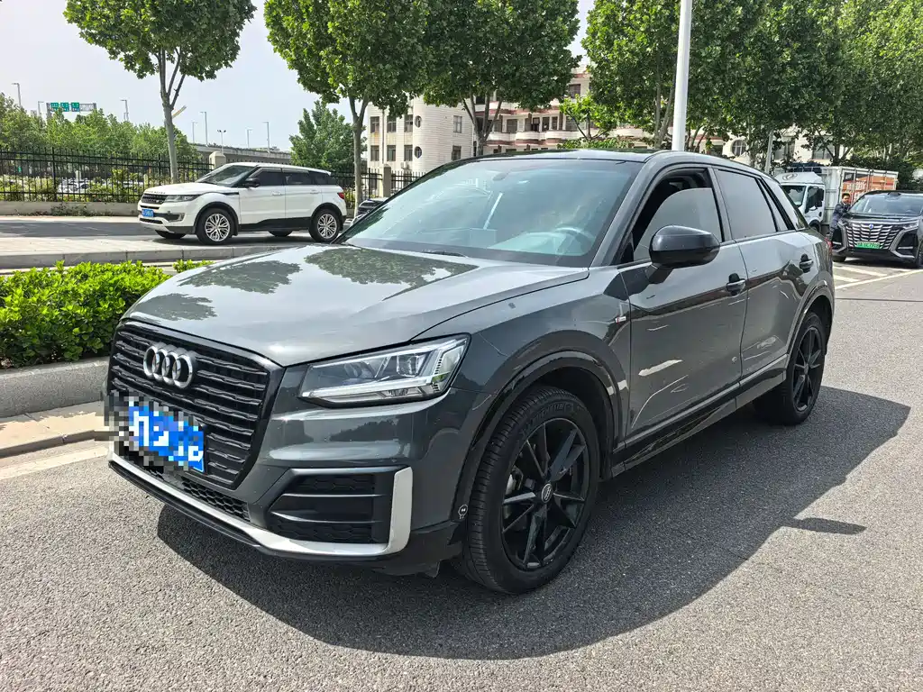 Audi Q2L 2020