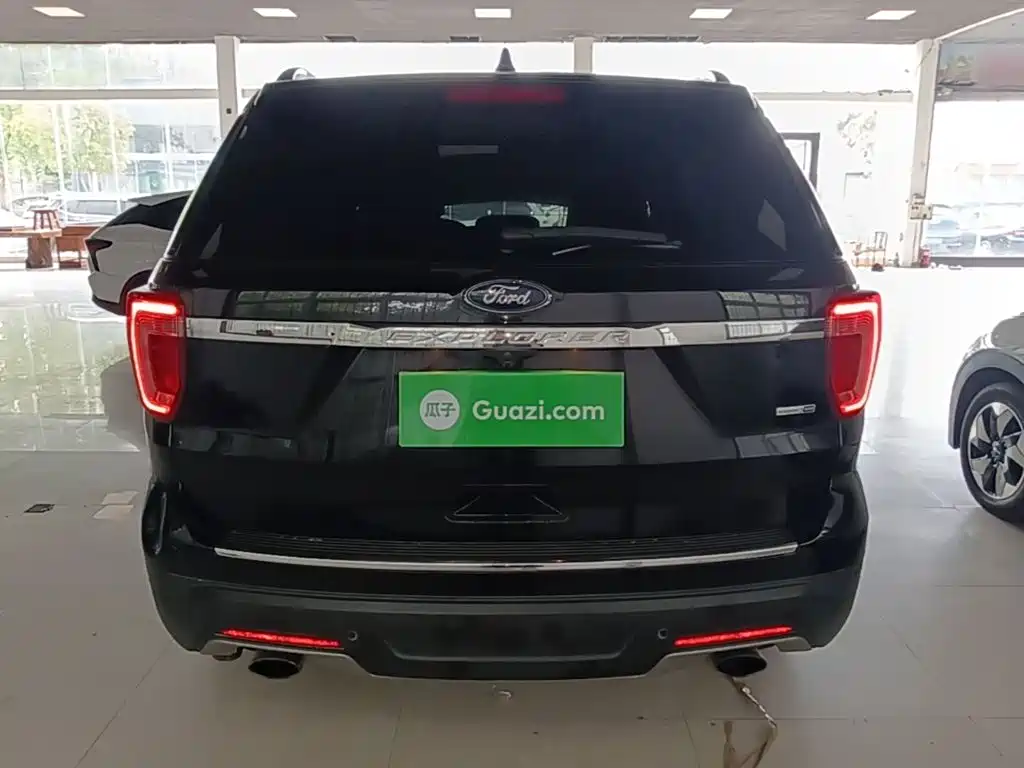 Ford Explorer (Import) — миниатюра 6