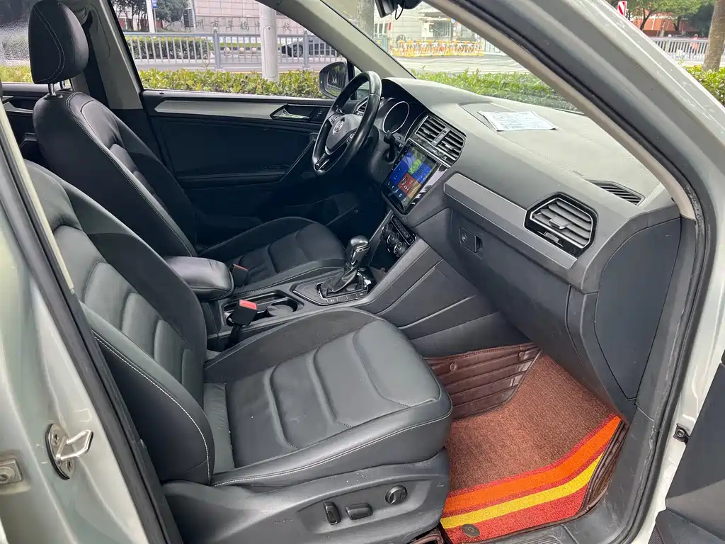 Volkswagen Tiguan L — миниатюра 12