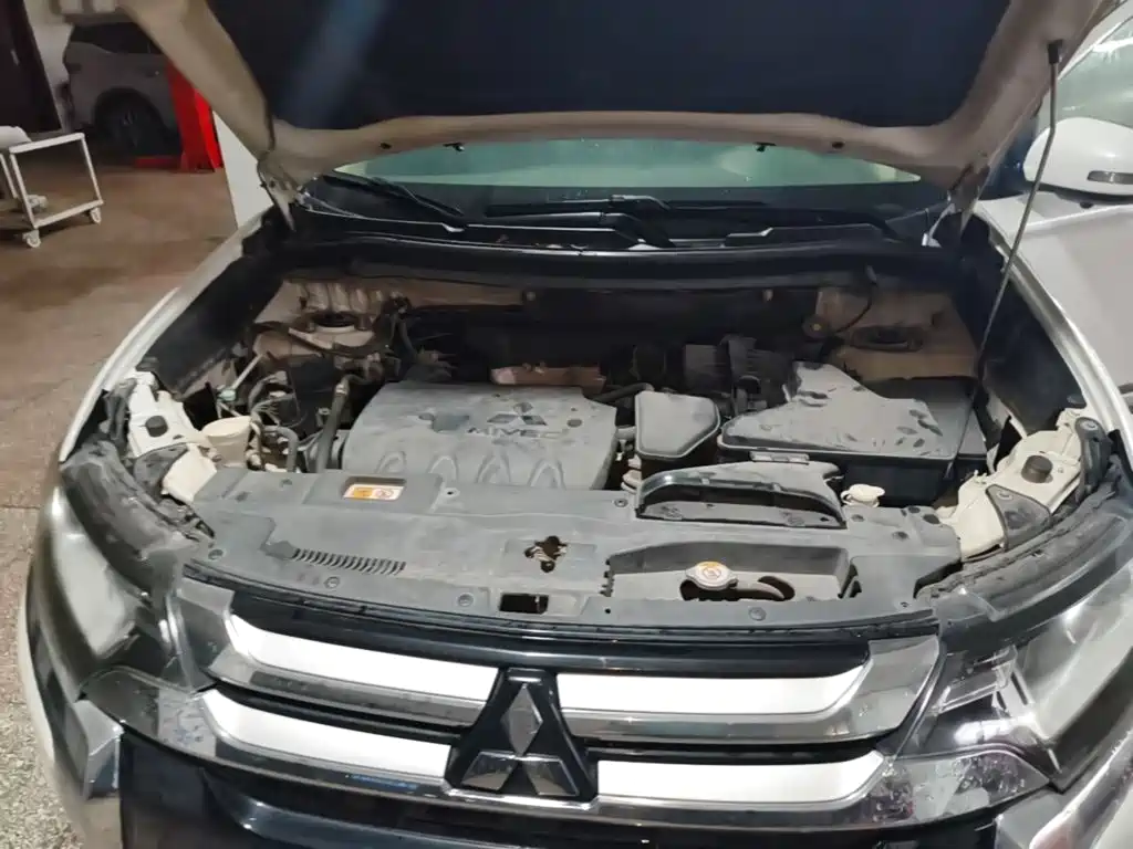 Mitsubishi Outlander — миниатюра 20