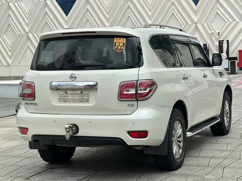 Nissan Patrol — миниатюра 6