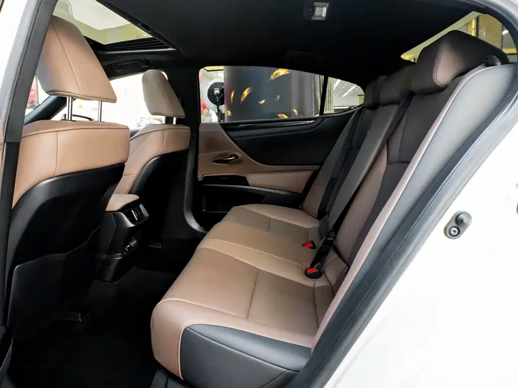 Lexus ES — миниатюра 28