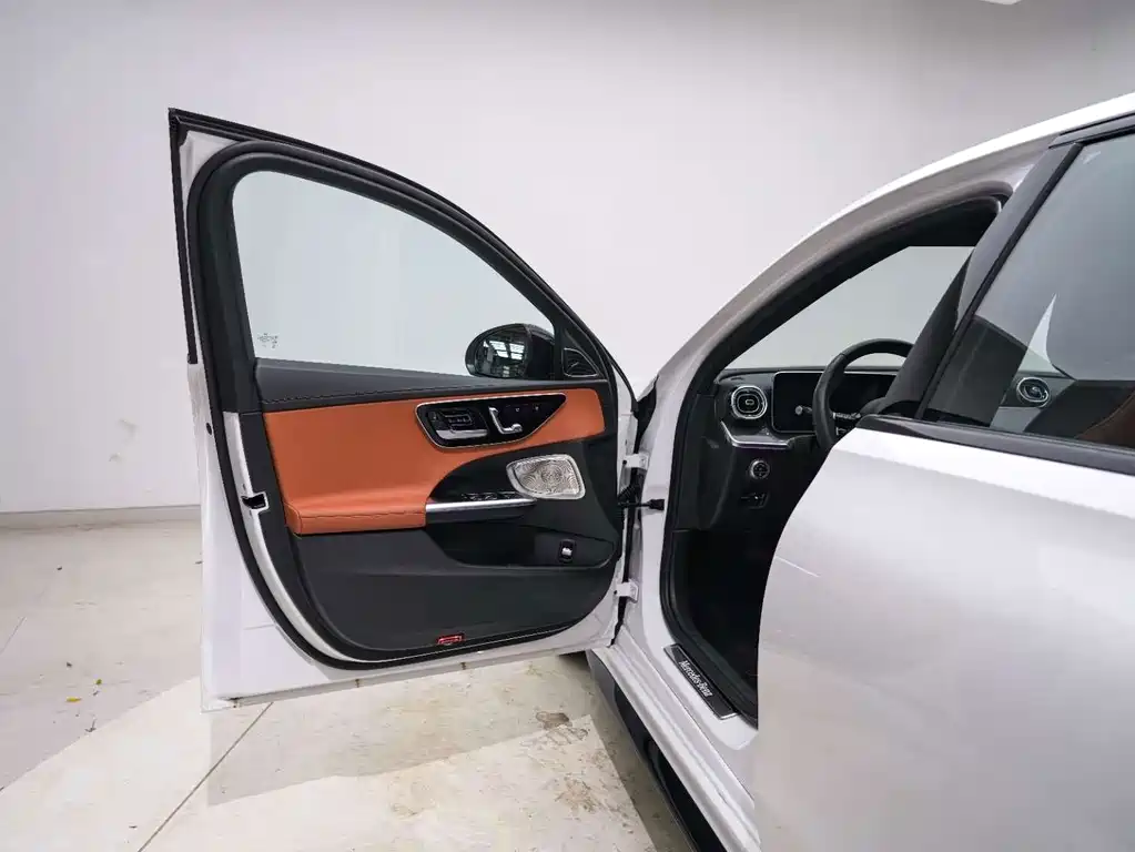 Mercedes-Benz C-Class — миниатюра 15