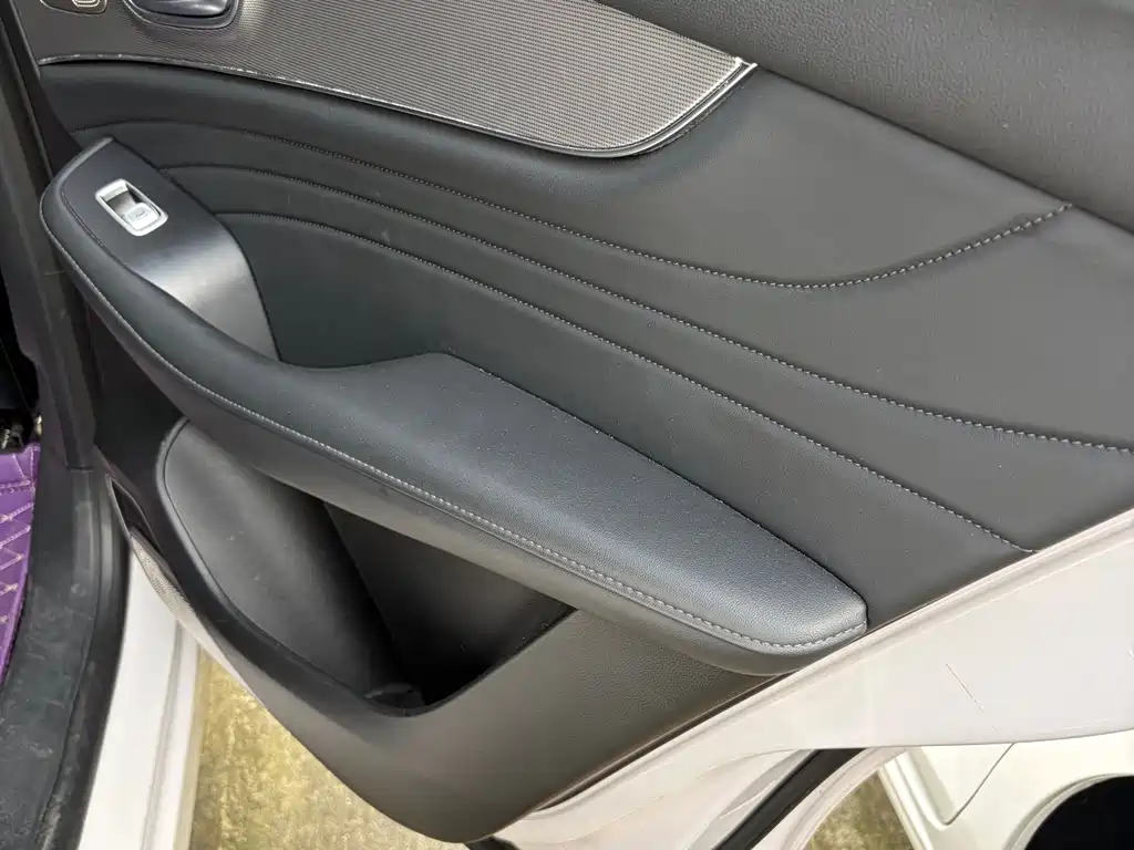 Roewe RX5 MAX — миниатюра 12