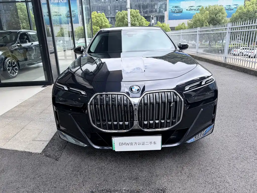 BMW i7 — миниатюра 11