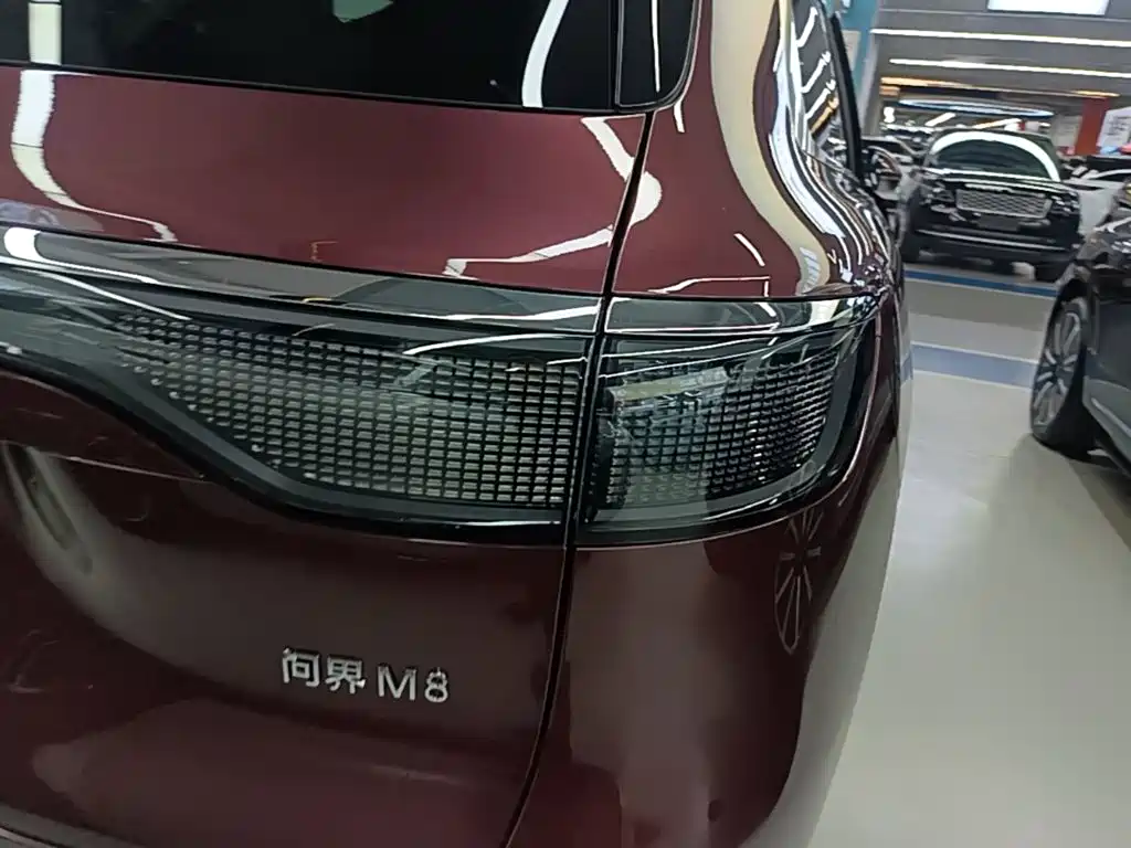 Aito M8 2025 Ultra 53.4kWh 5 мест (192 )