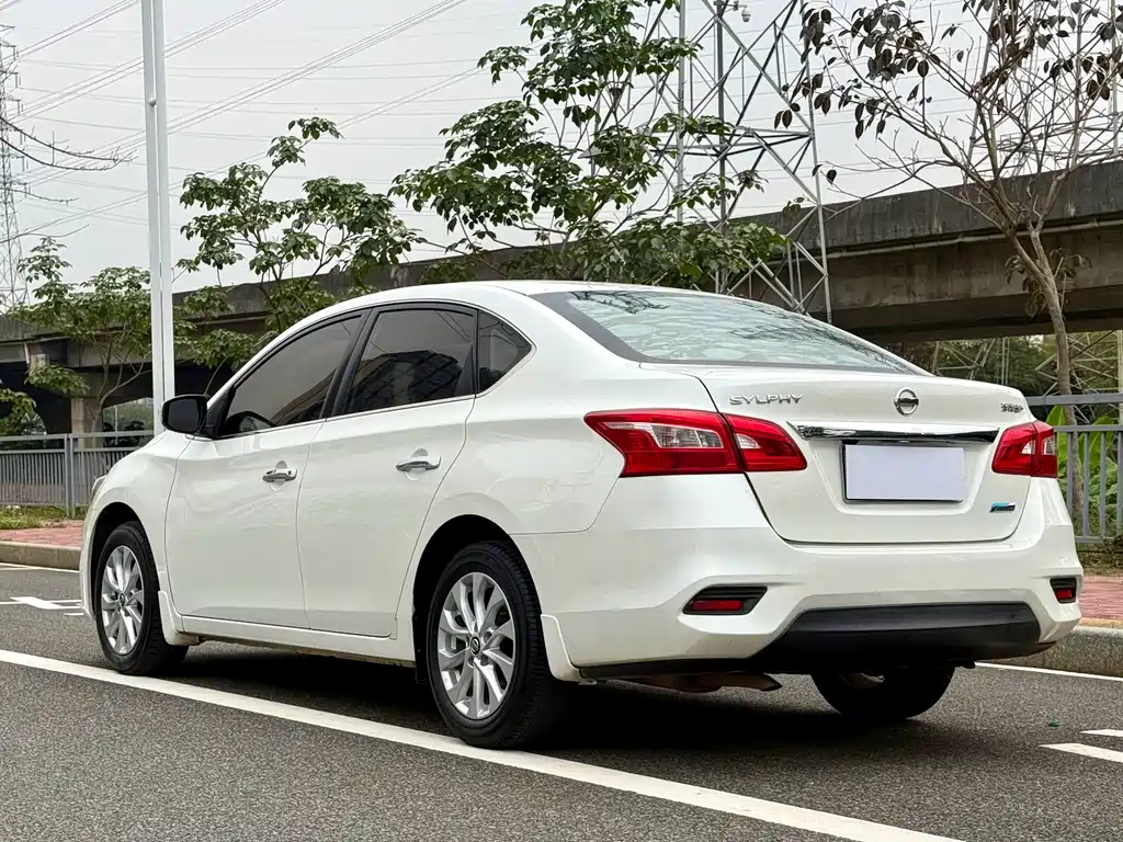 Nissan Sylphy 2018 1.6XV CVT Premium