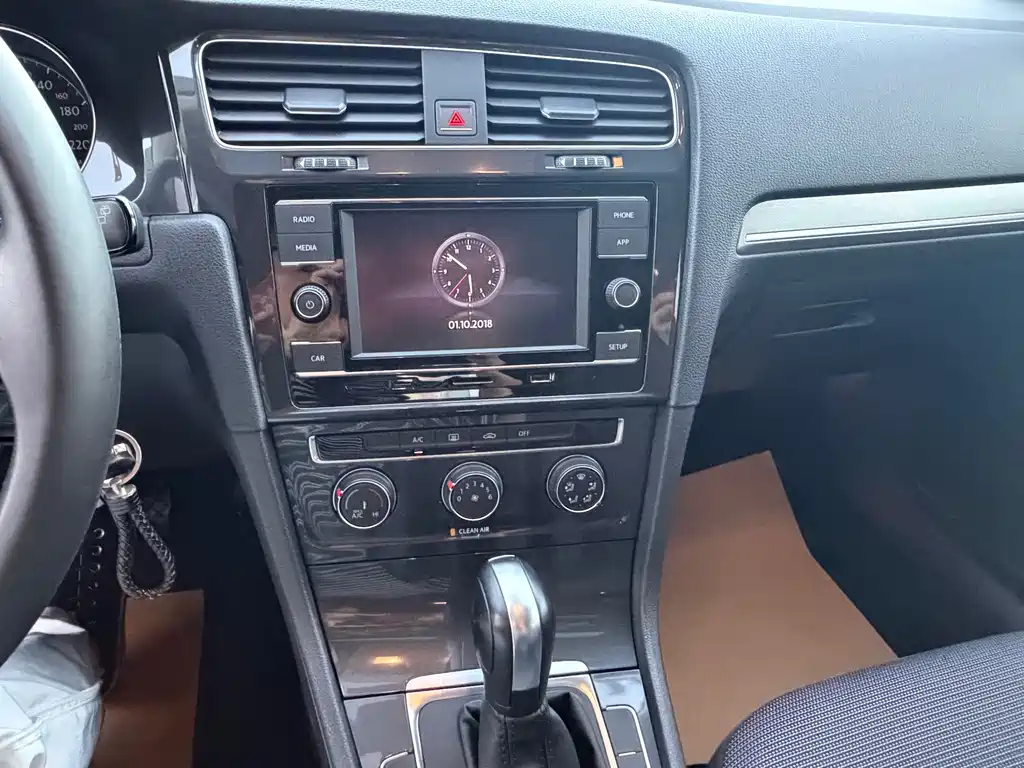 Volkswagen Golf — миниатюра 8