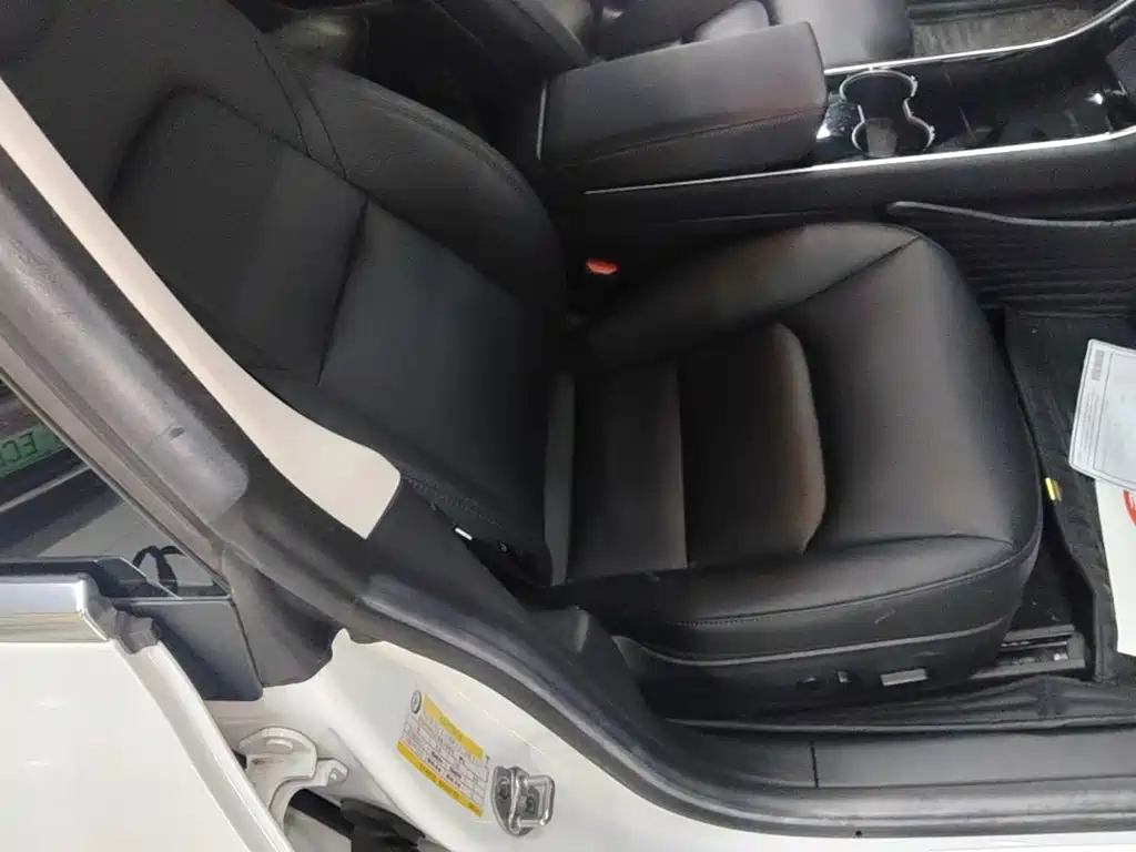 Tesla Model 3 — миниатюра 25