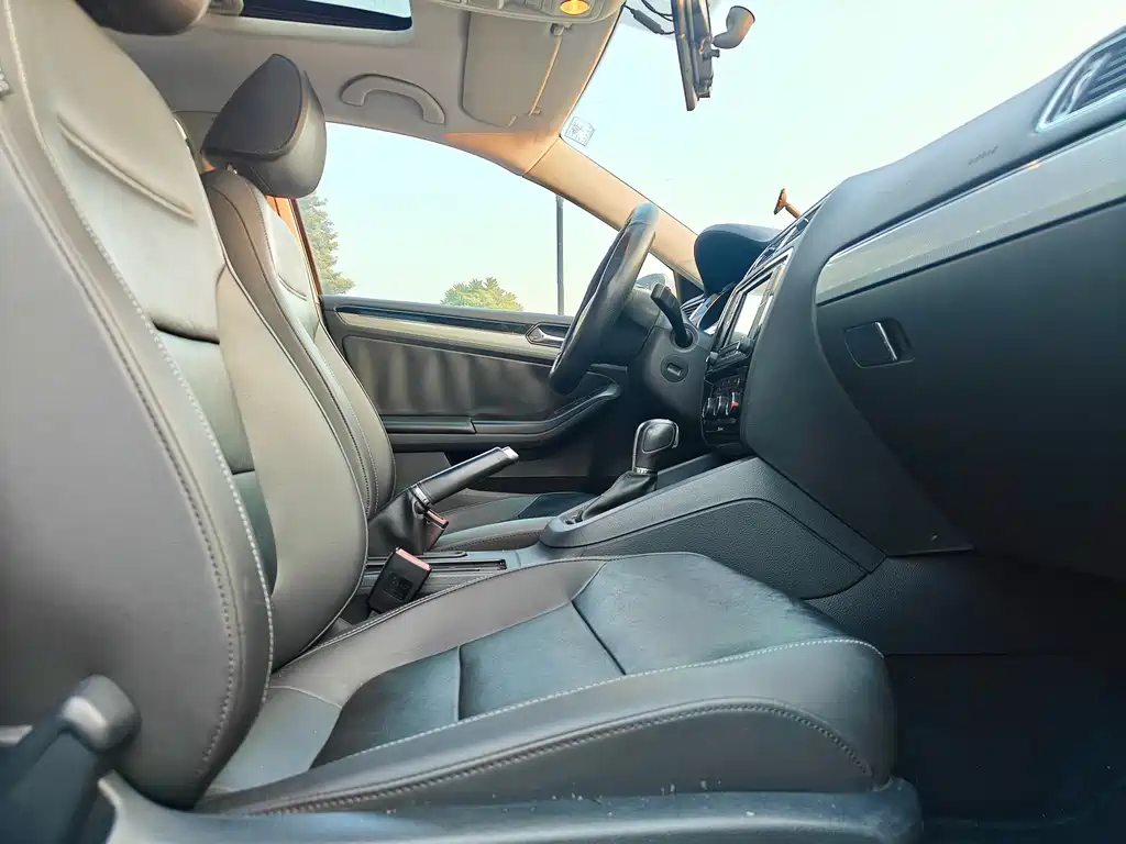 Volkswagen Sagitar 2017 230TSI AT Comfort