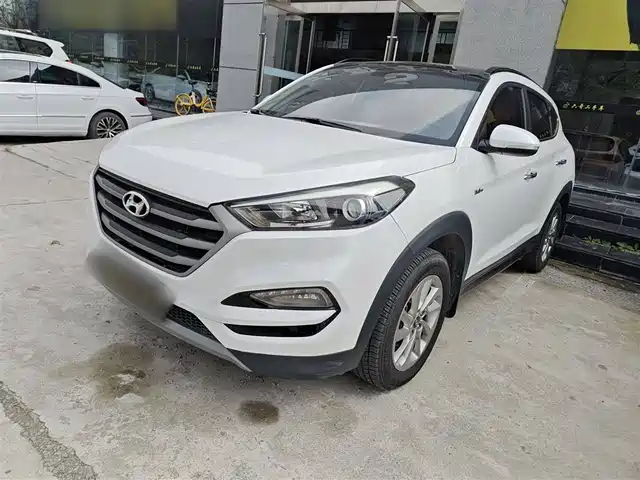MODERN TUCSON 2018