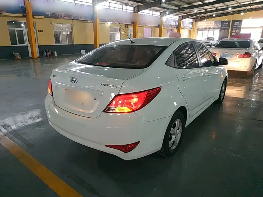 Hyundai Verna — миниатюра 7