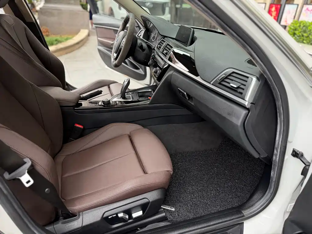 BMW 3 Series — миниатюра 6